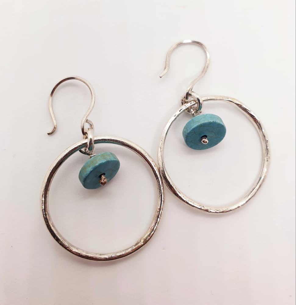 Circular silver wire earring with flat turquoise-1