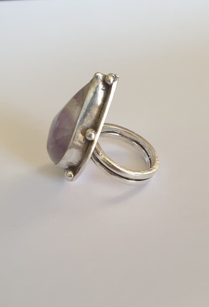 Teardrop amethyst silver ring
