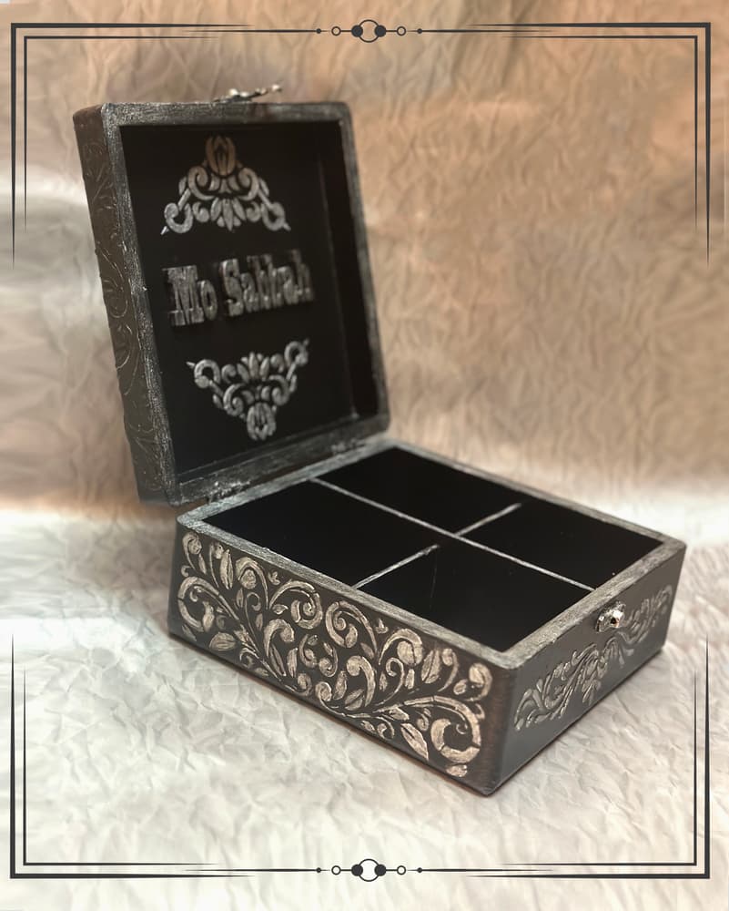 Customized wooden jewellery box